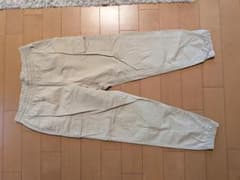 New Balanceベージュ カーゴパンツ ウエストゴムのサムネイル