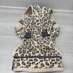 ベビービョルン　ワンカイ　ベージュレオパードBABYBJÖRN 希少色　ヒョウ柄 ベビービョルン ワンカイ ベージュレオパードBABYBJÖRN 希少色 ヒョウ