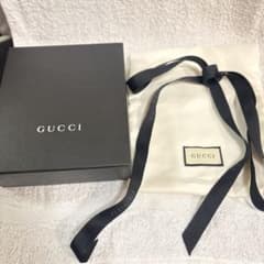 GUCCI ギフトボックス 保存袋 リボン セットのサムネイル
