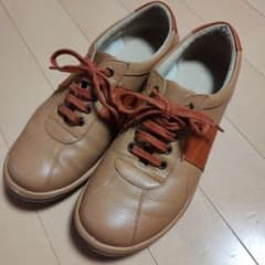 良品！ASICS padala（アシックス ペダラ）レザースニーカー23.5cm