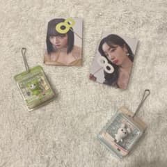 TWICE8周年トレカとガチャガチャキーホルダーセットのサムネイル