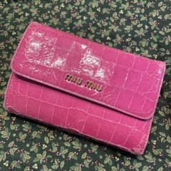 ピンク　ミュウミュウ財布　値下げ中のサムネイル