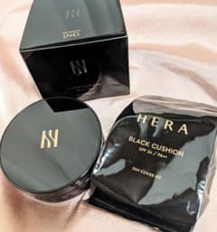 HERA ブラック クッションのサムネイル