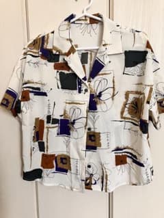 半袖シャツ　柄シャツのサムネイル