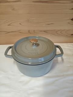 美品】Staub ストウブ ピコ ココット ラウンド ユーカリ 22cm - メルカリ