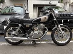 Yamaha SR400 シルバー/ブラックのサムネイル