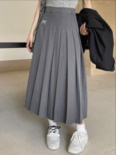 グレー ロングプリーツスカート リボン刺繍のサムネイル