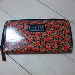 新品未使用☆ローリーズファームの長財布のサムネイル