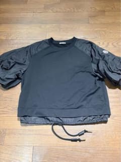 MONCLER モンクレール　2025 パフスリーブTシャツ　 国内正規　黒のサムネイル