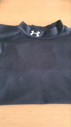 Under Armour ColdGear ブラック アンダーシャツ YLGのサムネイル