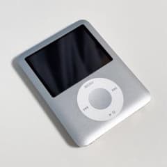 【バッテリー24h以上・液晶フィルム付き】iPod nano 8GB シルバー バッテリー24h以上・液晶フィルム付き】iPod nano 8GB シルバー - メルカリ