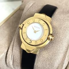 稼動品　GUCCI グッチ　ターンフェイス　ゴールド　ラウンド　レディース腕時計