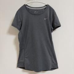 Nike Dri-Fit グレー Tシャツ Sサイズのサムネイル