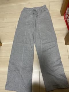 ZARA ラメ入り スウェットパンツ グレー Sのサムネイル