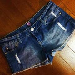 ショートパンツのサムネイル