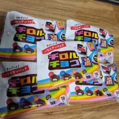 チロルチョコ バラエティパック 18個入りの5個セットのサムネイル