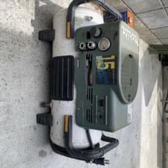 ￼エアコンプレッサのサムネイル