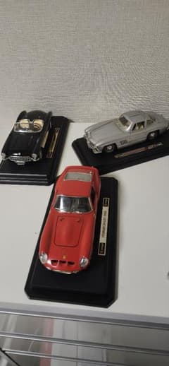 【3台セット】ブラーゴBburago Ferrari 250 メルセデスベンツ他のサムネイル