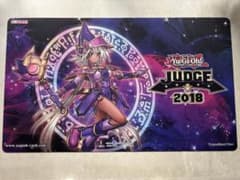 遊戯王　英語版　JUDGE 幻想の見習い魔導師　プレイマット 遊戯王 英語版 公式プレイマット 幻想の見習い魔導師 JUDGE 2018