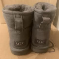 UGG ショートブーツのサムネイル