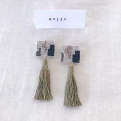 刺繍とビーズ◎ピアス.77のサムネイル