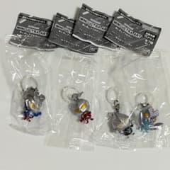 ULTRAMAN MINI ULTRA ART めじるしアクセサリー 4種セットのサムネイル