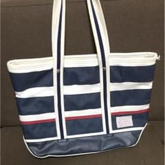 可愛いトートバック✨収納ポケットも豊富✨デザインがいい✨のサムネイル
