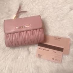 MIU MIU マテラッセ　レザー　財布　ピンク　正規品のサムネイル
