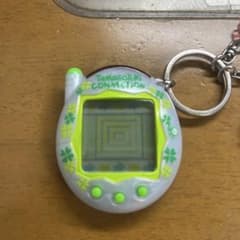 たまごっち　Tamagotchi Connection 本体 クローバー柄のサムネイル