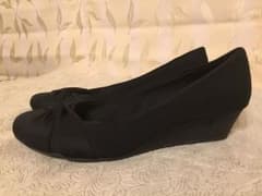 値下★中古★黒パンプス マットな黒 US61/2 23.5 ヒール4cmのサムネイル