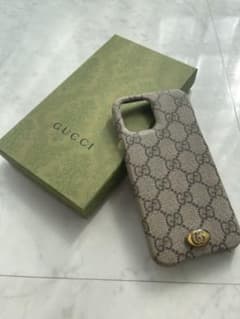 美品⁂GUCCI iPhone12promax iPhoneケースのサムネイル