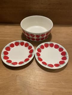 限定復刻　ARABIA Pomona ストロベリー食器セットのサムネイル