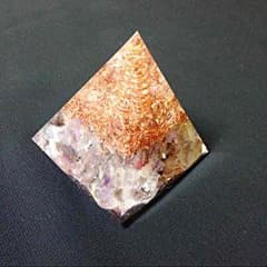 スーパーセブンAAAどっさり ピラミッド型 オルゴナイトのサムネイル