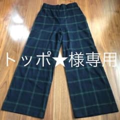 ユニクロ　ハイウエストワイドストレートパンツのサムネイル