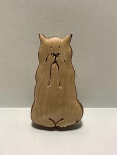 ハンドメイド　おねだり猫　ブローチ　Aのサムネイル