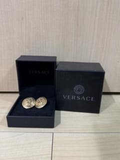 VERSACE ゴールドライオンヘッドピアス - メルカリ