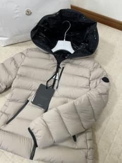 み様専用　MONCLER  新作ショートダウンのサムネイル
