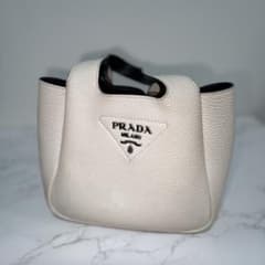 【美品】PRADA ソフトレザー ミニ ハンドバッグのサムネイル