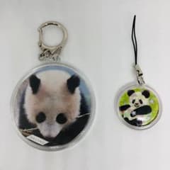 シャンシャンキーのホルダーとストラップのサムネイル