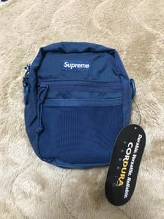 としぽてち様専用 supreme スモールショルダーバッグのサムネイル
