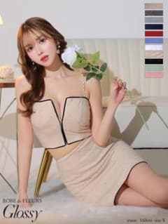 ROBE de FLEURS Mサイズ スタッズ×キルティングキャバドレス 人気☆】XS ROBE de FLEURS スタッズ×キルティングキャバドレス - メルカリ