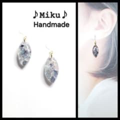 No.555-F【値下げ】クリスタルガラス☆淡色カラー☆レジンピアス