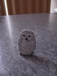 フクロウ 刺繍 ブローチ ハンドメイド　白フクロウのサムネイル