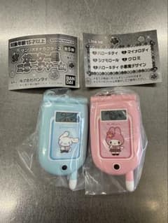 サンリオキャラクターズ ガラケー風ミラーチャーム 2種セットのサムネイル