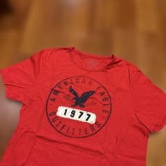 American Eagle Outfitters Tシャツ レッドのサムネイル