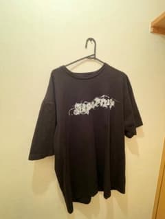 Supremeのサムネイル
