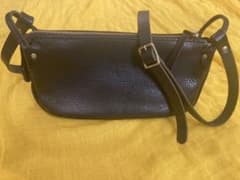 （お値下げしました）チャム　ショルダーバッグ　本革　レザー　黒のサムネイル