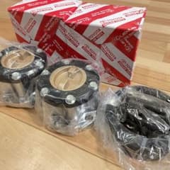 【トヨタ純正品】ランクル70 マニュアルハブAISIN 新品未使用 送料無料のサムネイル