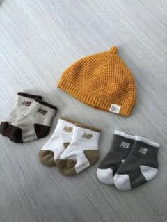 New Balance ベビー靴下 3足　ブリーズニット帽のサムネイル