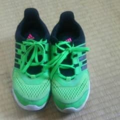 adidas シューズ 23cm グリーン！のサムネイル